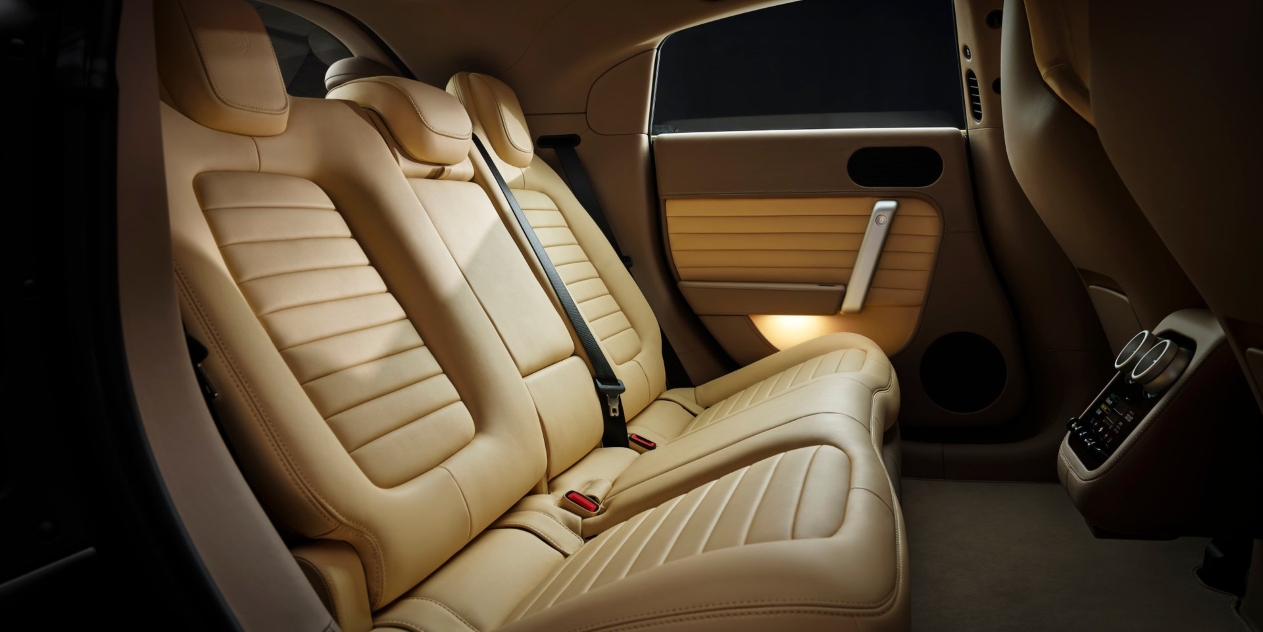 Ferrari Luce interior