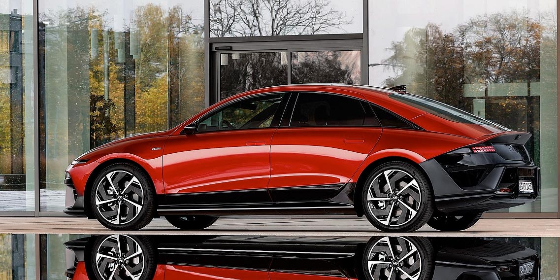 Hyundai Ioniq 6 side