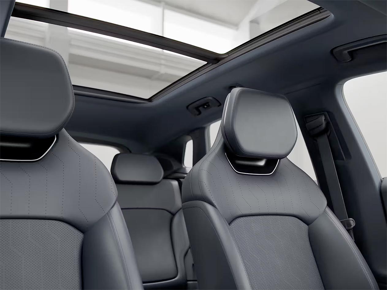 Lynk & Co 08 interior