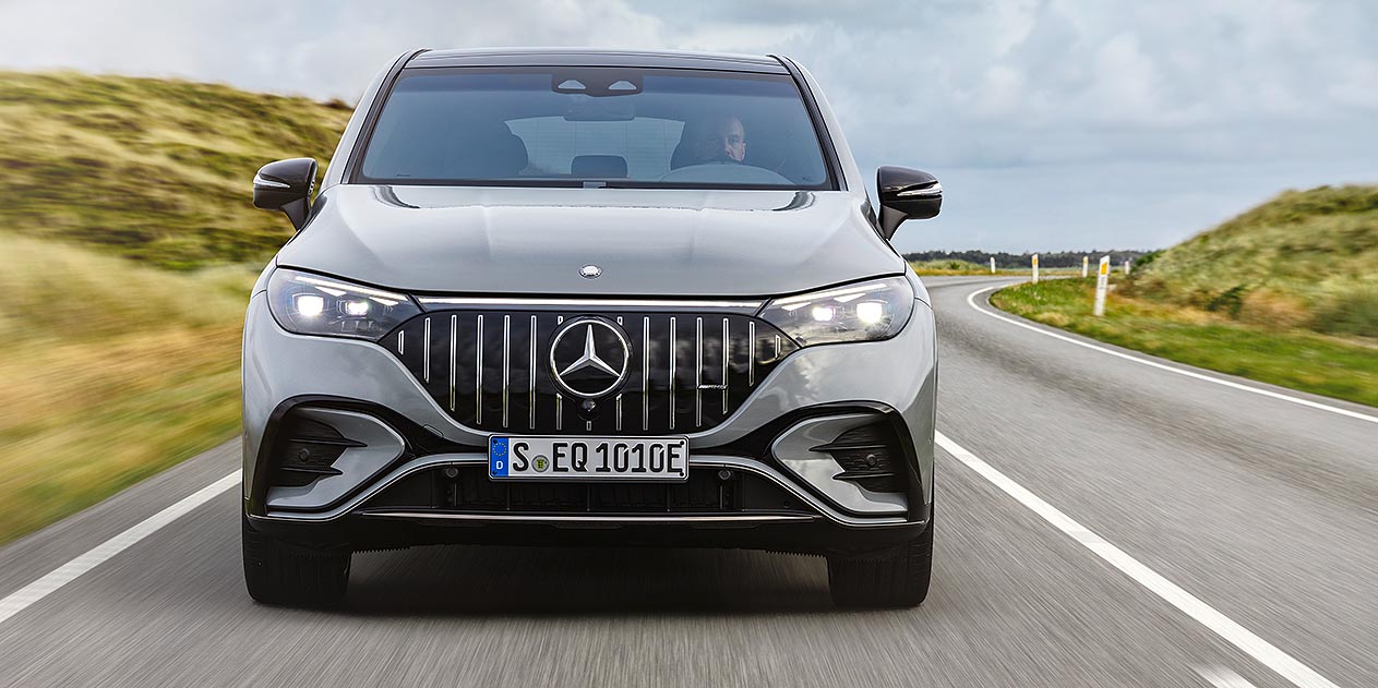 Mercedes EQE SUV front