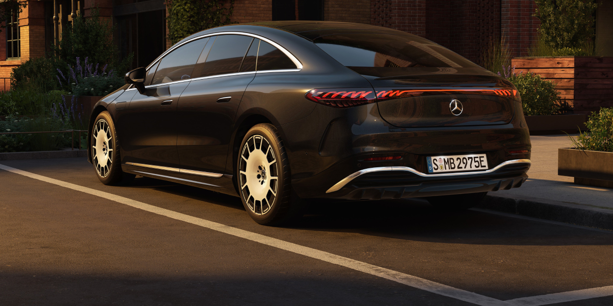 Mercedes EQS  back