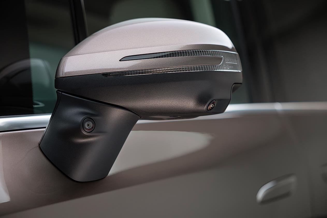 More Mercedes VLE pictures