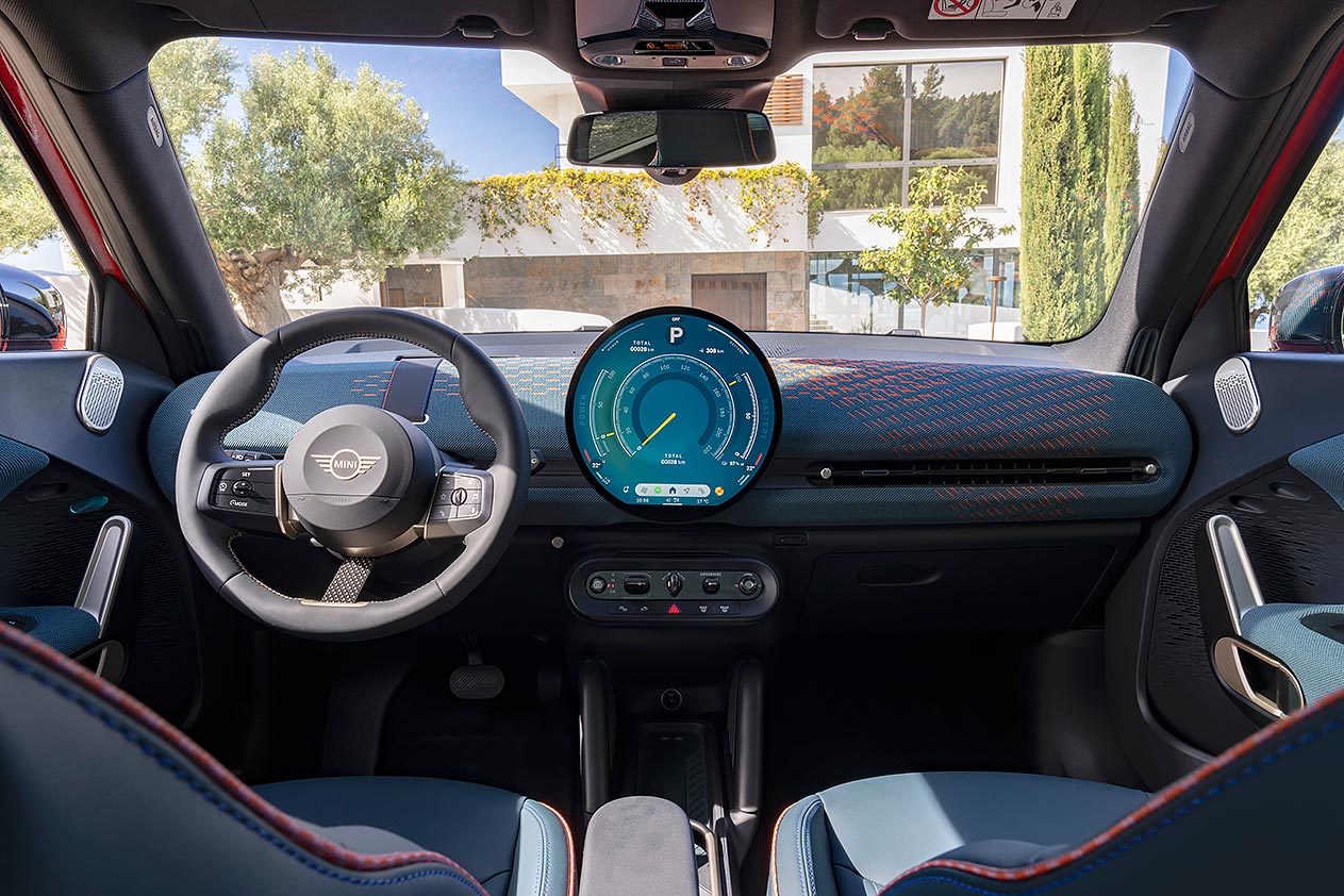 Mini Aceman interior