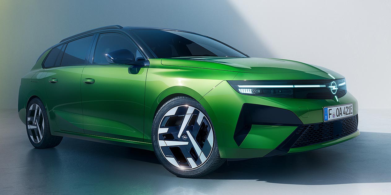 Opel Astra Sports Tourer Electric front