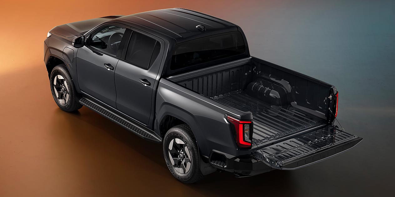 More Toyota Hilux pictures