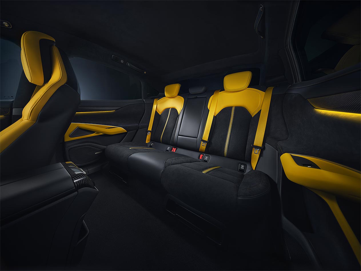 Xiaomi SU7 Ultra interior